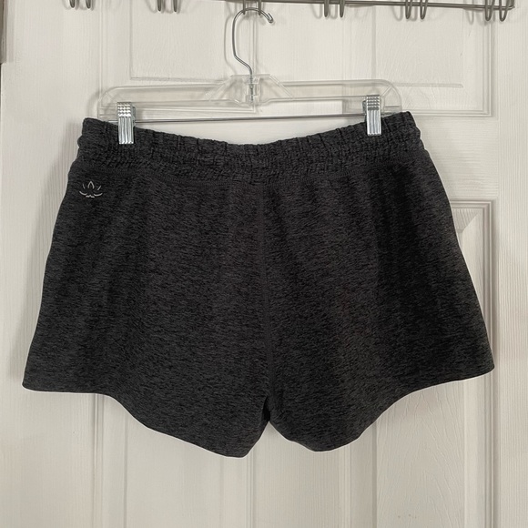 Beyond Yoga Spacedye Worked Up Shorts Black Charcoal Size Large - Picture 3 of 6